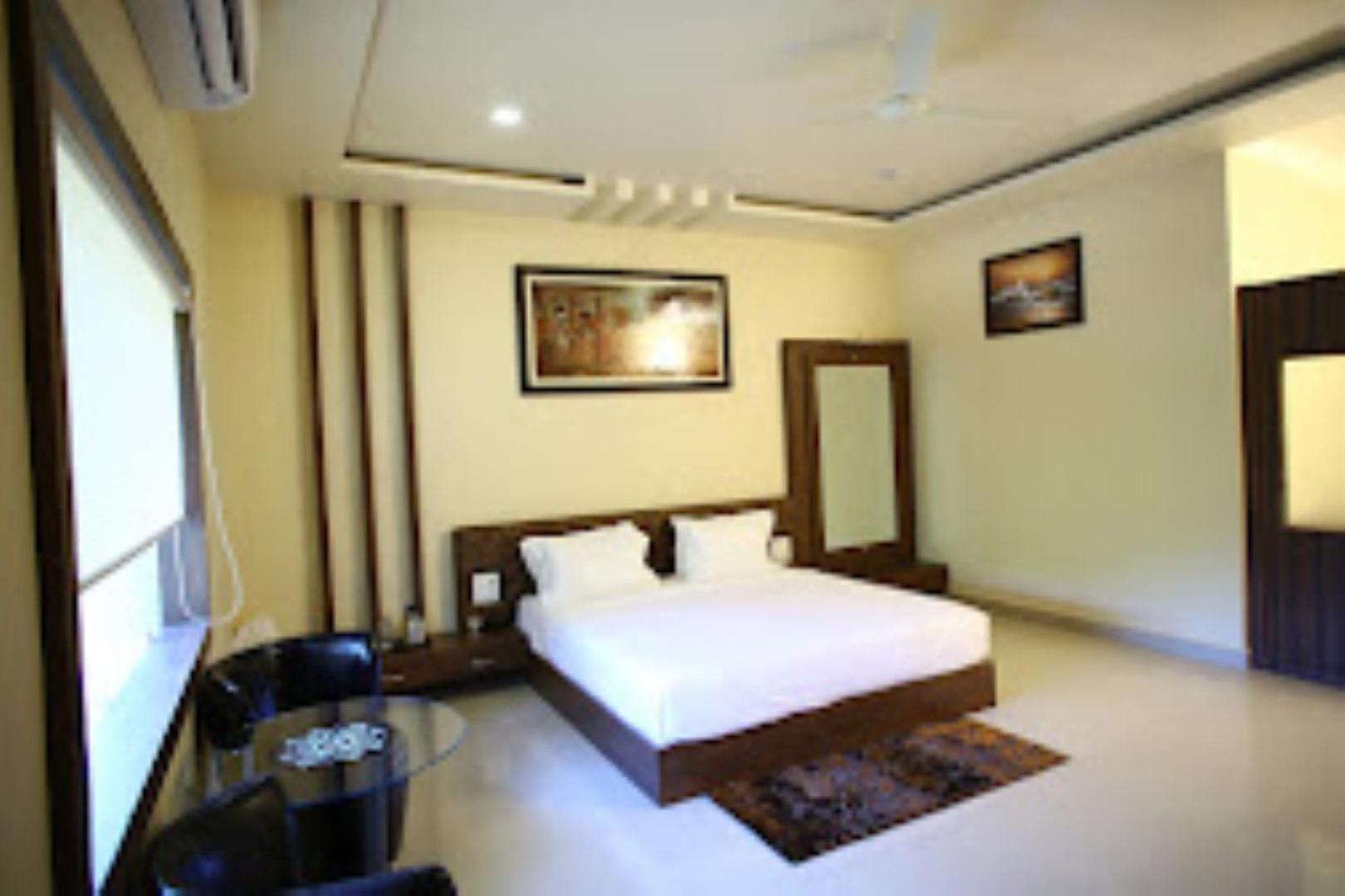 Hotel Saroj Sagar  Экстерьер фото