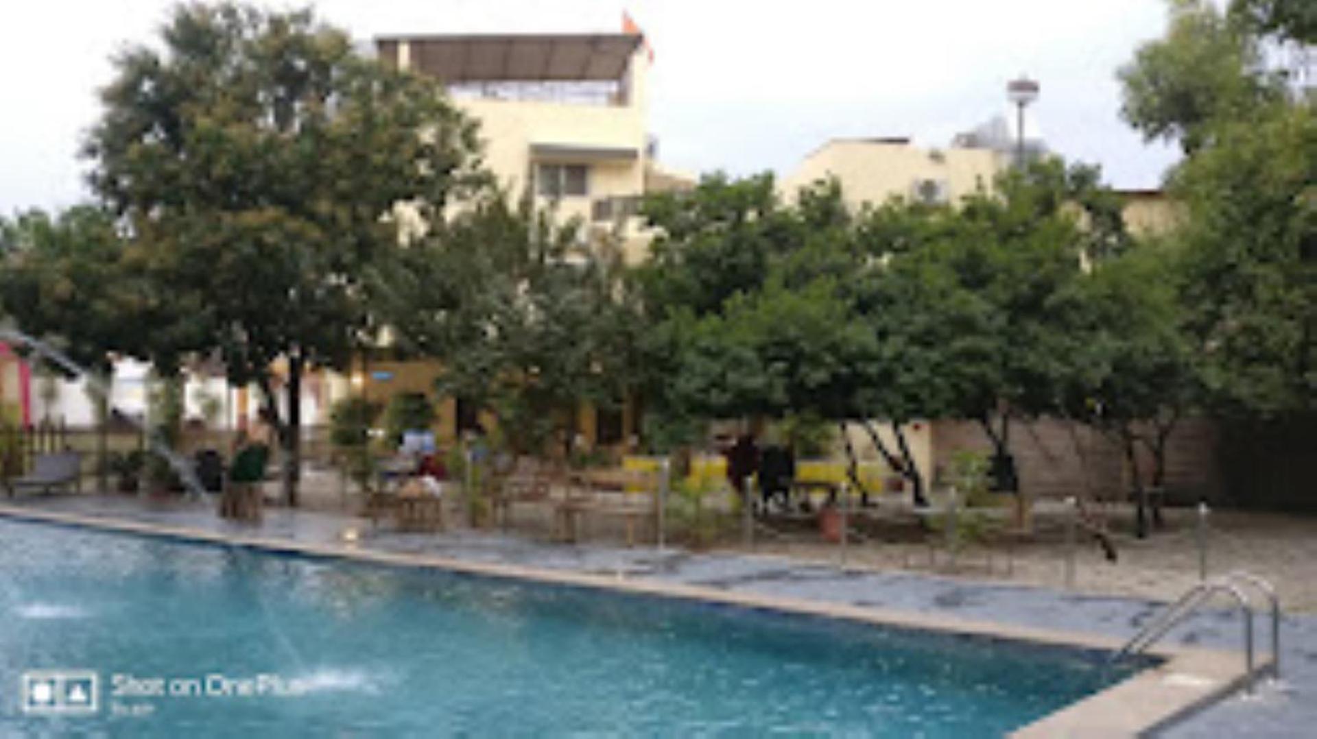 Hotel Saroj Sagar  Экстерьер фото