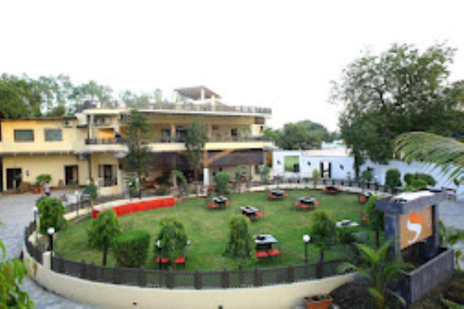 Hotel Saroj Sagar  Экстерьер фото