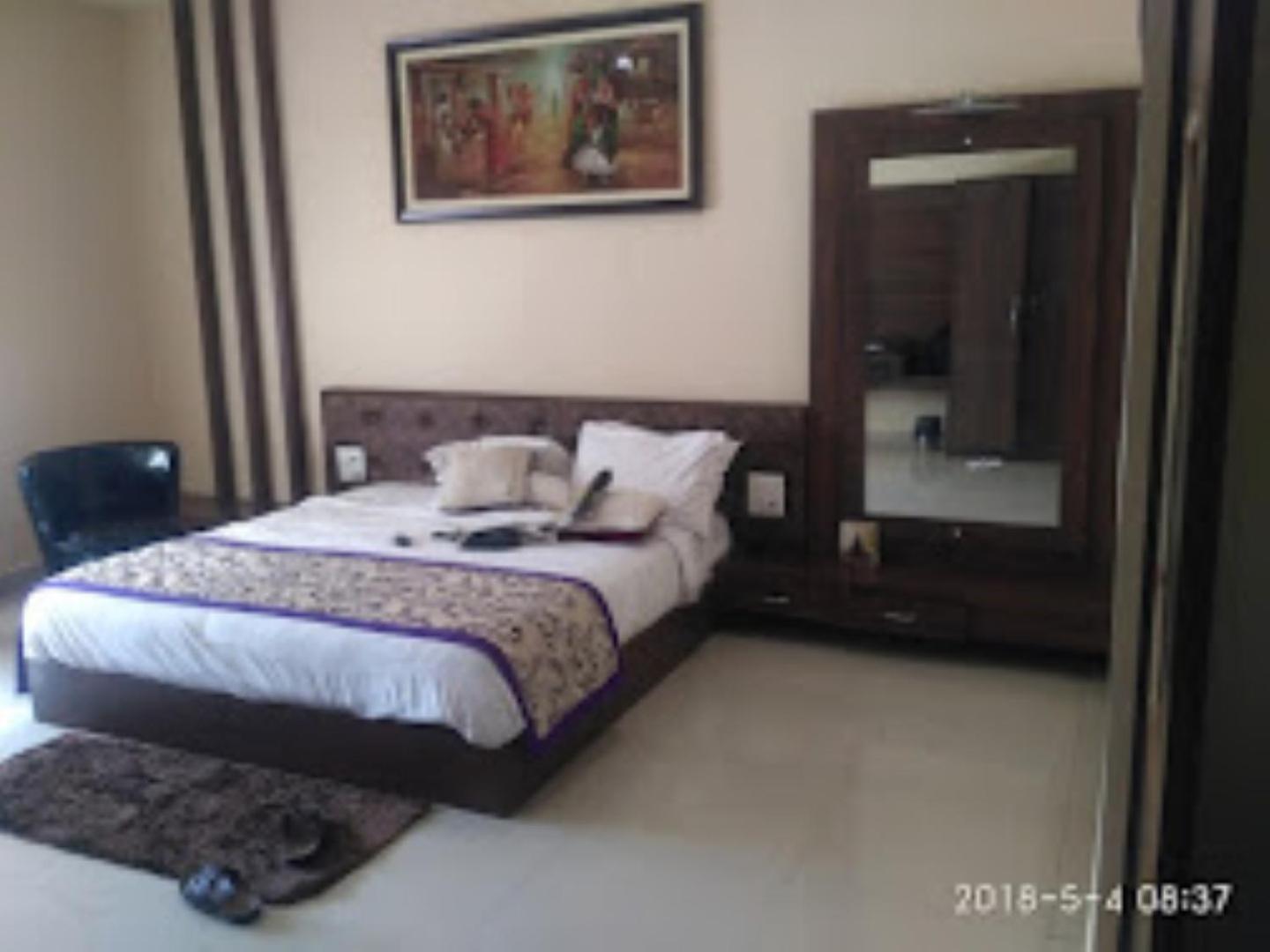 Hotel Saroj Sagar  Экстерьер фото